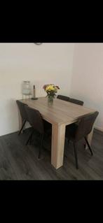 Nette eettafel met 5 stoelen wegen verhuizing., Ophalen of Verzenden, Zo goed als nieuw