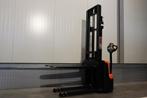 DUTCH-LIFT 1500 Kg Elektrische Stapelaar / stapelaars, 1000 tot 2000 kg, Ophalen, Elektrisch, Stapelaar