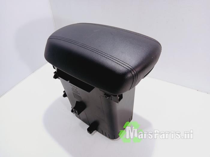 Armleuning van een Kia Sportage, Auto-onderdelen, Interieur en Bekleding, Kia, Gebruikt, 6 maanden garantie, 12 maanden garantie