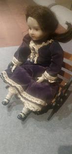 Pop op bankje, Verzamelen, Poppen, Ophalen of Verzenden, Gebruikt, Pop