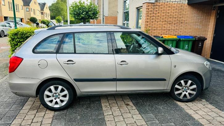 Skoda Fabia 1.4 16V 63KW Combi 2008 Beige, Auto's, Skoda, Particulier, Fabia, Airbags, Airconditioning, Dakrails, Elektrische ramen
