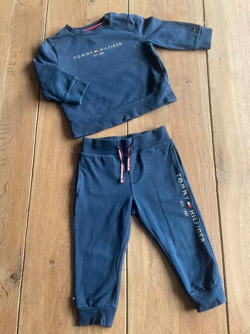 Jogging pakje tommy hilfiger, maat 80., Kinderen en Baby's, Babykleding | Maat 80, Zo goed als nieuw, Jongetje of Meisje, Broekje