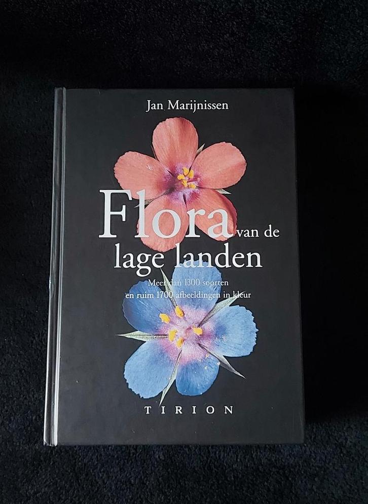 Jan Marijnissen - Flora van de lage landen, Boeken, Natuur, Gelezen, Bloemen, Planten en Bomen, Ophalen of Verzenden
