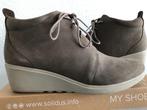 Clarks veterschoen met rits maat 6,5, Beige, Lage of Enkellaarzen, Ophalen of Verzenden, Zo goed als nieuw