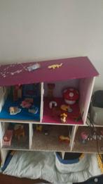 Poppenhuis met toebehoren ,en verlichting .meubeltjes en pop, Ophalen, Gebruikt, Poppenhuis