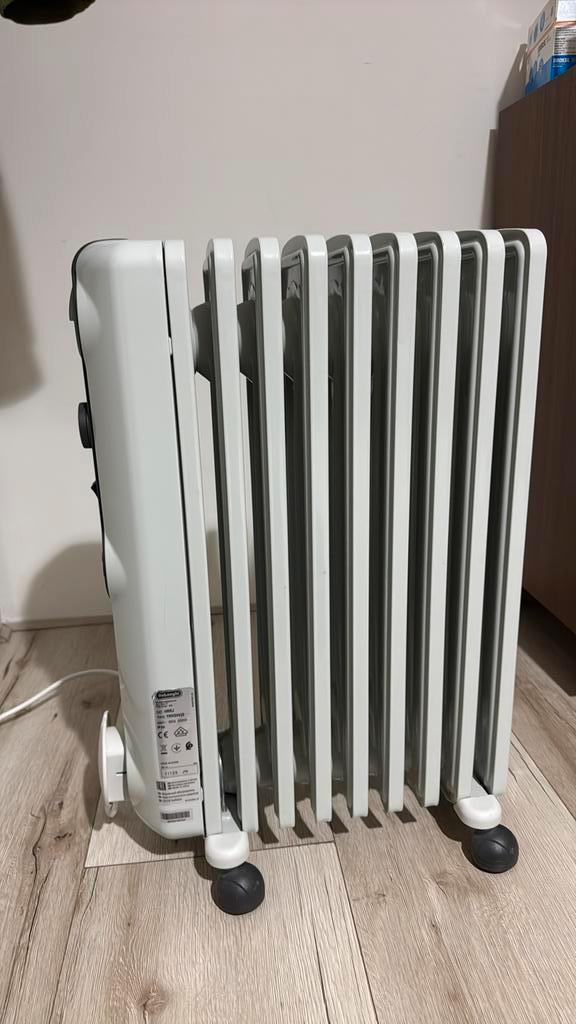 De'Longhi TRRS 0920 olieradiator, Doe-het-zelf en Verbouw, Verwarming en Radiatoren, Zo goed als nieuw, Radiator, Minder dan 30 cm