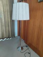 Vintage staande lamp met stoffen kap. Er is ook 'n wandlamp, Ophalen of Verzenden, Zo goed als nieuw, Stof, 150 tot 200 cm