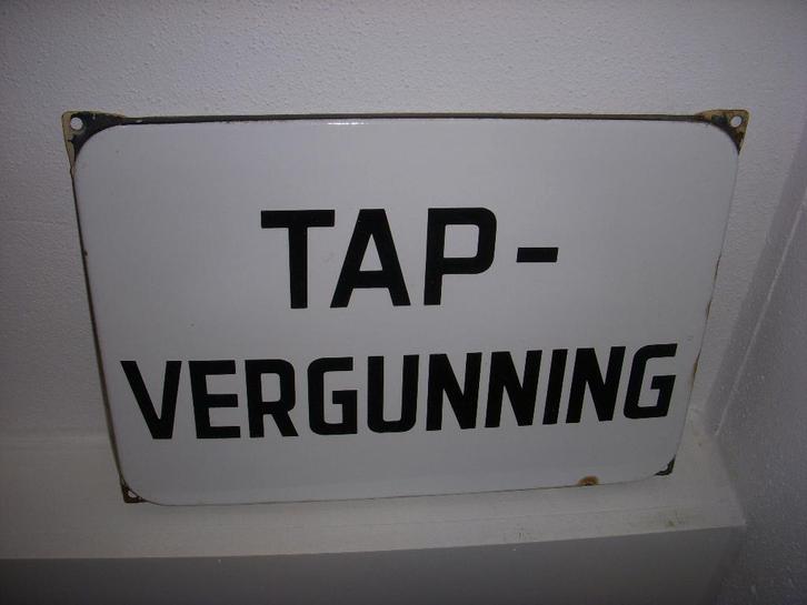 Prachtig oud emaille bord ' Tap - Vergunning ' Horeca, Café, Verzamelen, Merken en Reclamevoorwerpen, Gebruikt, Reclamebord, Ophalen of Verzenden