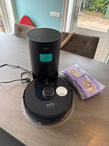 Eufy Robotstofzuiger met Station - Zo Goed Als Nieuw! beschikbaar voor biedingen