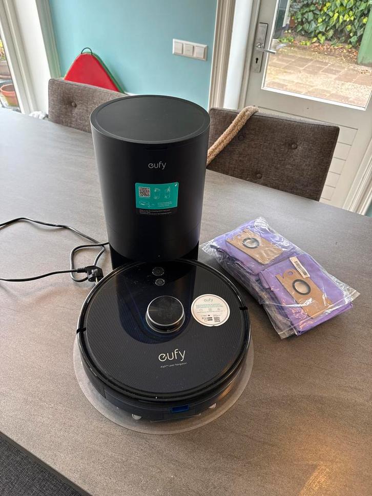 Eufy Robotstofzuiger met Station - Zo Goed Als Nieuw!, Witgoed en Apparatuur, Stofzuigers, Zo goed als nieuw, Robotstofzuiger