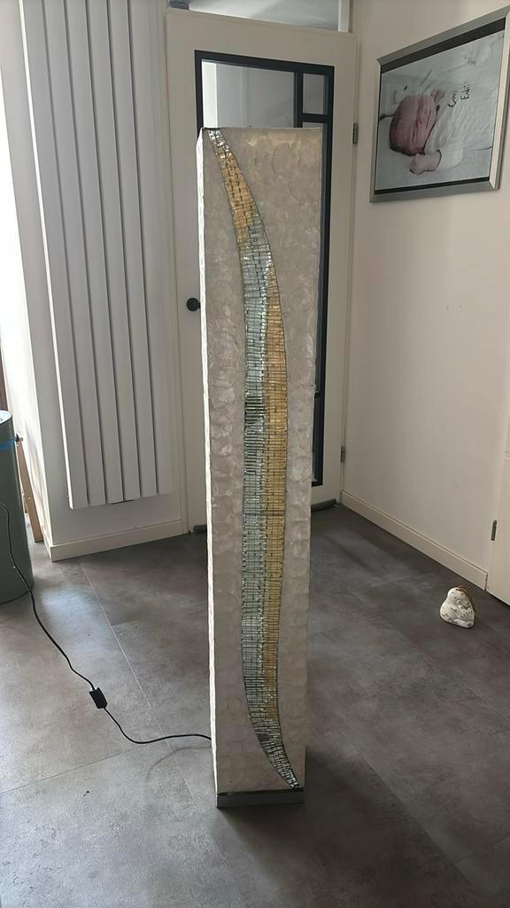 Vloerlamp, handgemaakt met white capiz schelpen en glas, Huis en Inrichting, Lampen | Vloerlampen, Zo goed als nieuw, Glas, Ophalen