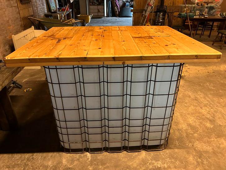 Statafel IBC met sfeervolle verlichting, Huis en Inrichting, Barren, Gebruikt, Ophalen