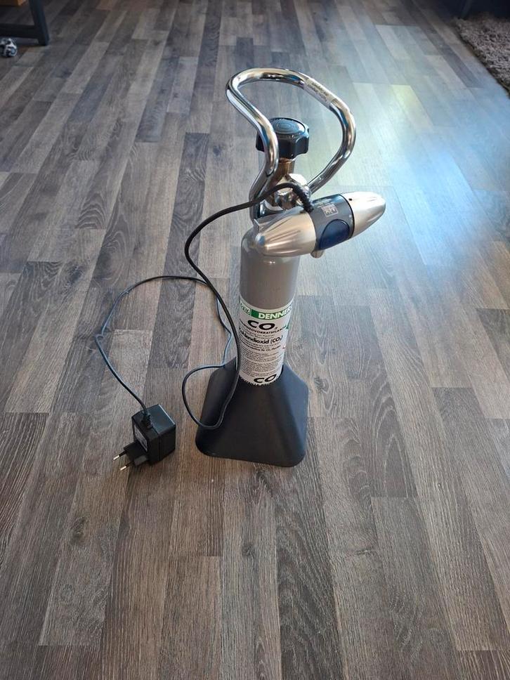CO2 fles (0.5kg) met reduceer ventiel Dennerle, Dieren en Toebehoren, Vissen | Aquaria en Toebehoren, Zo goed als nieuw, Filter of Co2