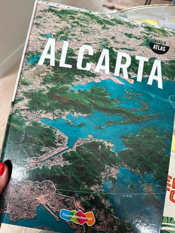 Alcarta wereldatlas nieuw beschikbaar voor biedingen