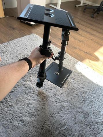Monitorhouders / Speaker Stands (set van 2) beschikbaar voor biedingen