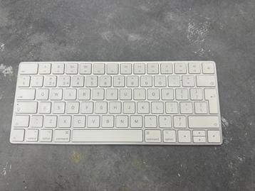 Partij 15 stuks Magic Keyboard 2 en Nummeriek versies beschikbaar voor biedingen