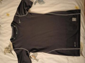 Nike dri-fit shirt, zwart, maat 152-158 cm beschikbaar voor biedingen
