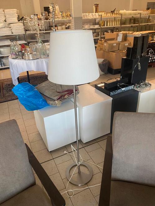2x IKEA Nyfors Vloerlamp - Stijlvol en Functioneel, Huis en Inrichting, Lampen | Vloerlampen, Zo goed als nieuw, Ophalen