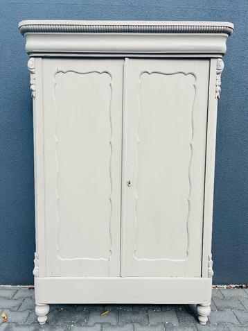Brocante kleding linnen kast biedermeier meidenkast leg kind beschikbaar voor biedingen