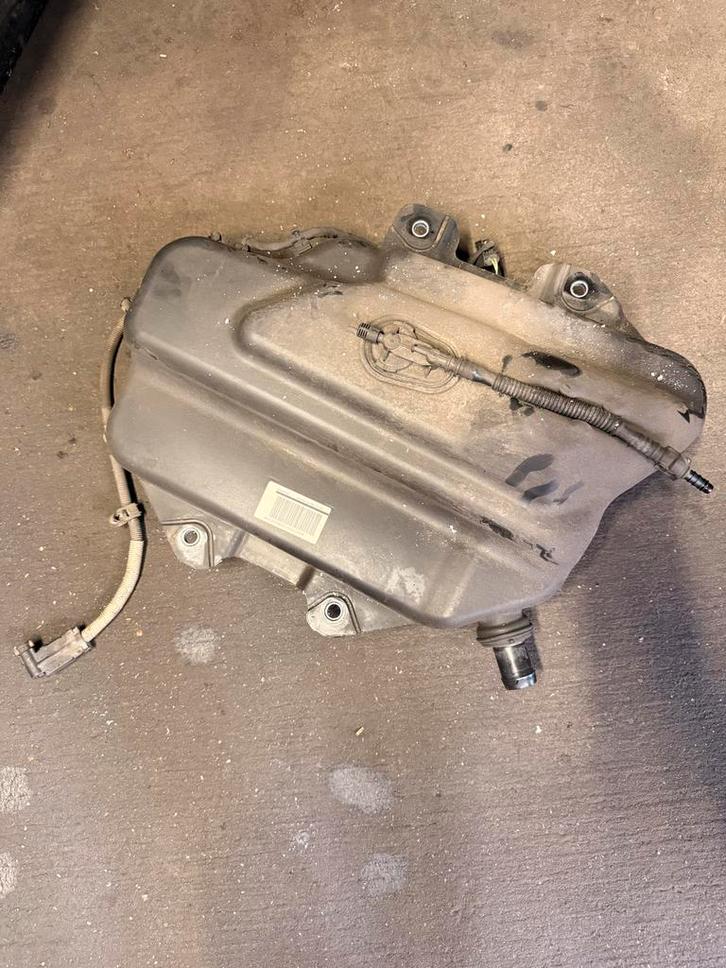 Mercedes Vito W447 AdBlue Tank met Pomp A0994710275, Auto-onderdelen, Overige Auto-onderdelen, Mercedes-Benz, Gebruikt, Ophalen of Verzenden