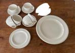 Wedgwood traditional plain thee/koffie en gebak servies, Huis en Inrichting, Keuken | Servies, Ophalen of Verzenden, Zo goed als nieuw