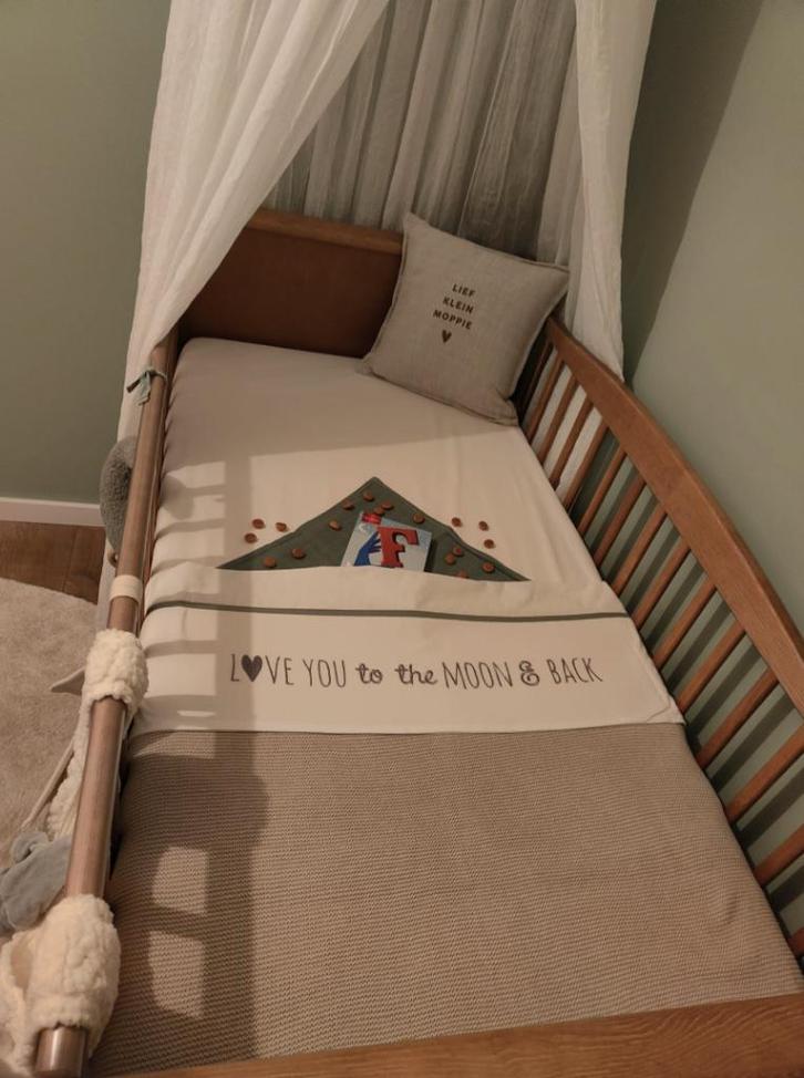 Woodies Ledikant Noble 70 X140 met uitvalbeschermer, Kinderen en Baby's, Babywiegjes en Ledikanten, Zo goed als nieuw, Ledikant