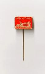 volmetaal zwembad speld Open Het Bad, Ophalen of Verzenden, Gebruikt, Overige onderwerpen, Speldje of Pin