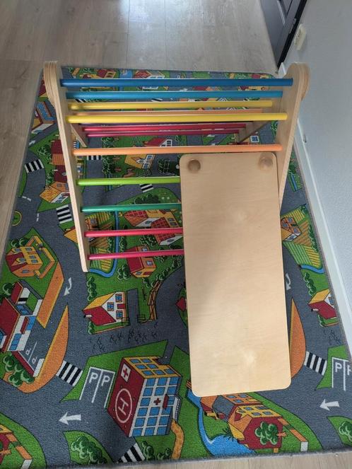 Montessori klimdriehoek, Kinderen en Baby's, Speelgoed | Houten speelgoed, Zo goed als nieuw, Overige typen, Ophalen