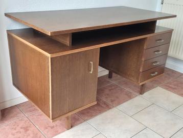 Vintage Bureau met Opbergruimte beschikbaar voor biedingen