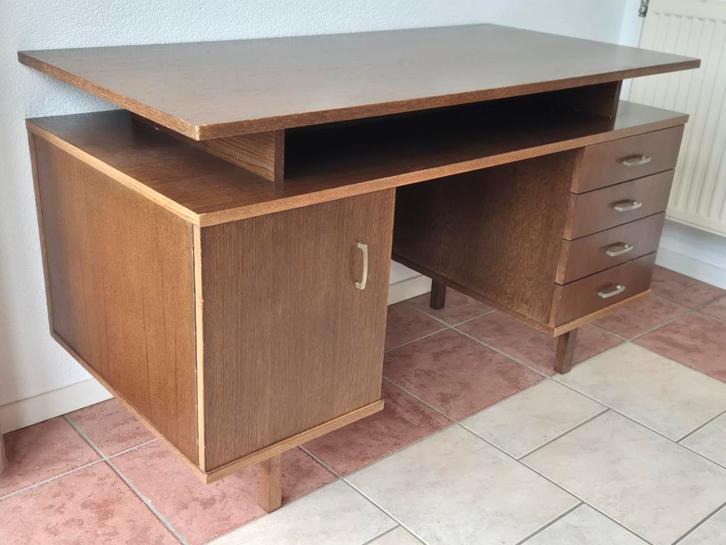 Vintage Bureau met Opbergruimte, Huis en Inrichting, Bureaus, Gebruikt, Bureau, Ophalen