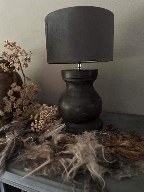Houten tafellamp met kap grijs Aura Peeperkorn, Huis en Inrichting, Lampen | Tafellampen, Nieuw, Minder dan 50 cm, Hout, Ophalen of Verzenden