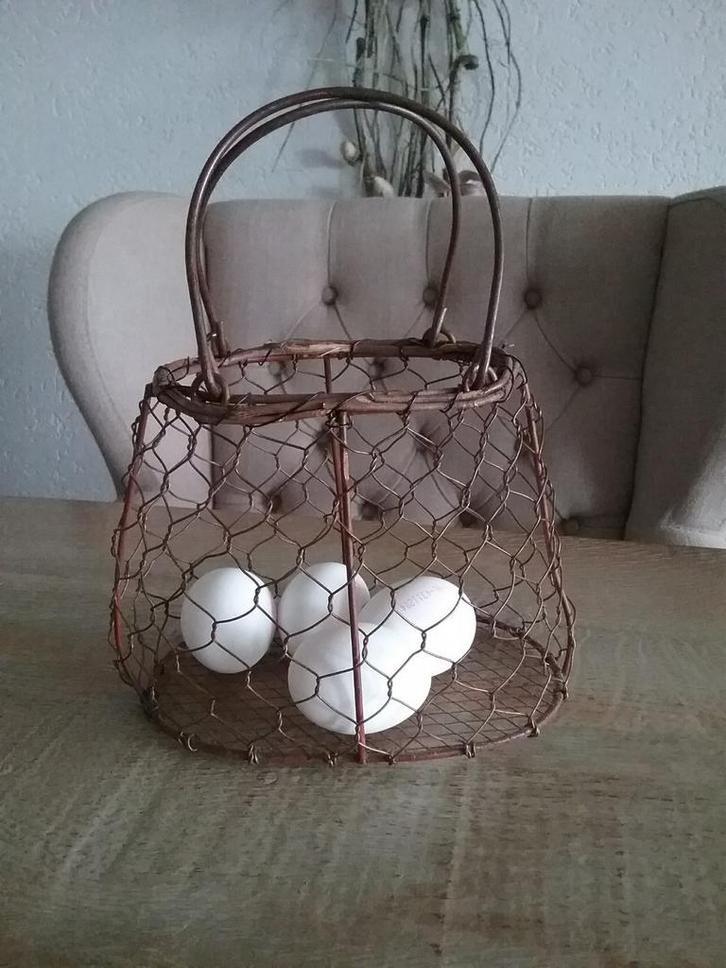 EIER MANDJE... ( IJZER WERK)., Huis en Inrichting, Keuken | Keukenbenodigdheden, Gebruikt, Ophalen of Verzenden