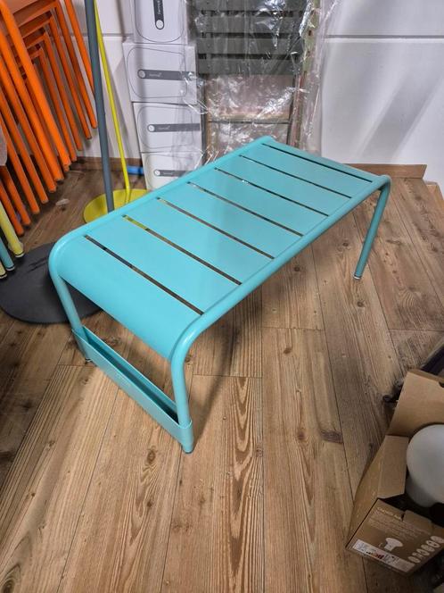 fermob Luxembourg voetenbank/tafeltje duv kleuren nieuw, Tuin en Terras, Tuintafels, Nieuw, Rond, Ophalen