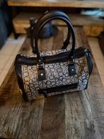 Calvin Klein monogram handtas – stijlvol & tijdloos, Verzenden, Zo goed als nieuw, Bruin, Handtas