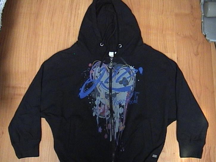 JILL / SHOEBY mooi ZGAN zwart vest met opdruk van graffity, Kinderen en Baby's, Kinderkleding | Maat 152, Zo goed als nieuw, Meisje