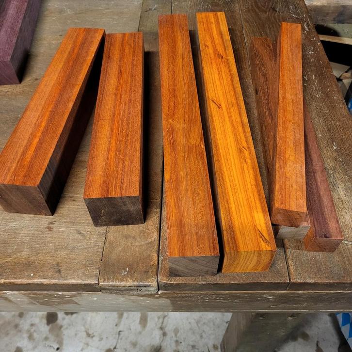 Mooi Padoek draaihout, Tuin en Terras, Palen, Balken en Planken, Zo goed als nieuw, Palen, 250 cm of meer, Ophalen