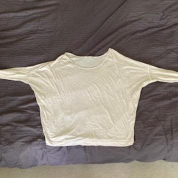 Humanoid shirt beschikbaar voor biedingen