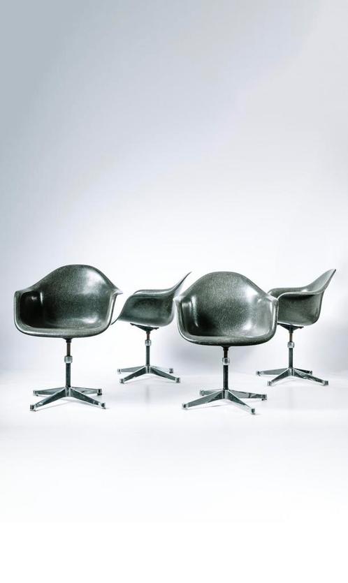 4 Eames / Miller DAR fiberglass grey, Antiek en Kunst, Antiek | Meubels | Stoelen en Banken, Ophalen