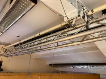 Truss - lichtbrug beschikbaar voor biedingen