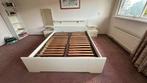 Bed compleet met achterbord, nachtkastjes en lattenbodem, Huis en Inrichting, Ophalen, Verstelbaar, Wit, Tweepersoons