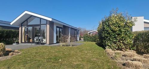Betoverend Uitzicht op Markermeer Recreatiewoning Te Koop, Caravans en Kamperen, Stacaravans, tot en met 4, Ophalen