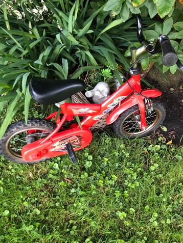 Cars kinderfietsje 12 inch echt mooie fiets voor 35 euro beschikbaar voor biedingen