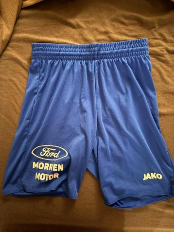 Voetbalshort maat 152 beschikbaar voor biedingen