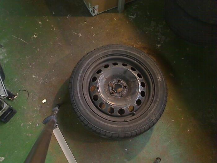 Reservewiel van een Volkswagen Golf, Auto-onderdelen, Banden en Velgen, Velg(en), Personenwagen, Gebruikt, 3 maanden garantie