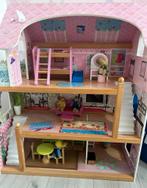 Leuk poppenhuis met veel inbedoel en popjes, Kinderen en Baby's, Speelgoed | Poppenhuizen, Ophalen of Verzenden, Zo goed als nieuw