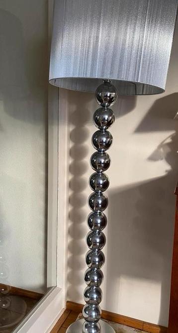 Vloerlamp silver beschikbaar voor biedingen