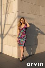 Kokerjurk bordeauxrood fluweel open rugpartij, Kleding | Dames, Jurken, Zwart, Nieuw, Ophalen of Verzenden, Knielengte