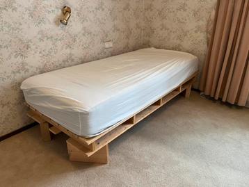 Eenpersoons Bedframe + ikea matras HÖVÅG beschikbaar voor biedingen