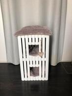 Nauwelijks gebruikt houten kattenhuisje met drie lig-niveaus, Dieren en Toebehoren, Kattenmanden, Ophalen, Zo goed als nieuw, Overige