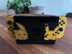 Nintendo Switch Let’s Go Pikachu Edition + Poké Ball Plus, Spelcomputers en Games, Spelcomputers | Nintendo Switch, Ophalen of Verzenden